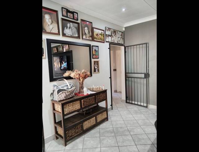 4 BEDROOM HOUSE FOR SALE IN PRETORIA GARDENS